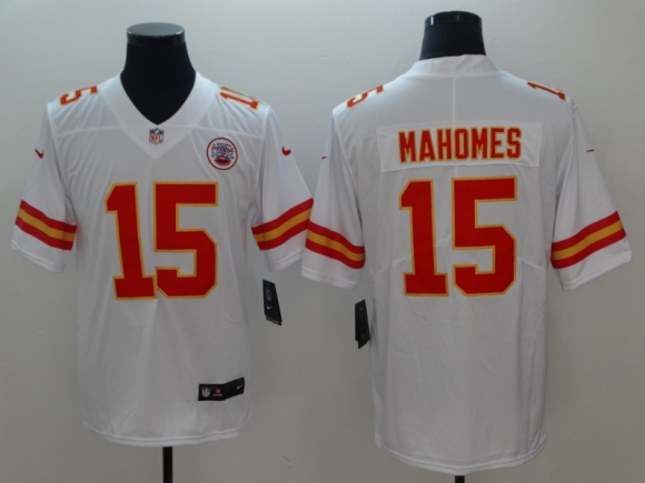 Men Kansas City Chiefs #15 Patrick Mahomes White Vapor Untouchable Limited Stitched NFL Jersey